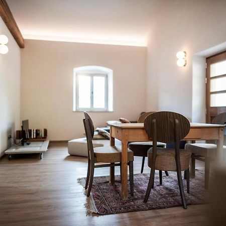 Weingut Kornell - Schafferhaus Cosmas Und Zeder Leilighet Terlano Eksteriør bilde