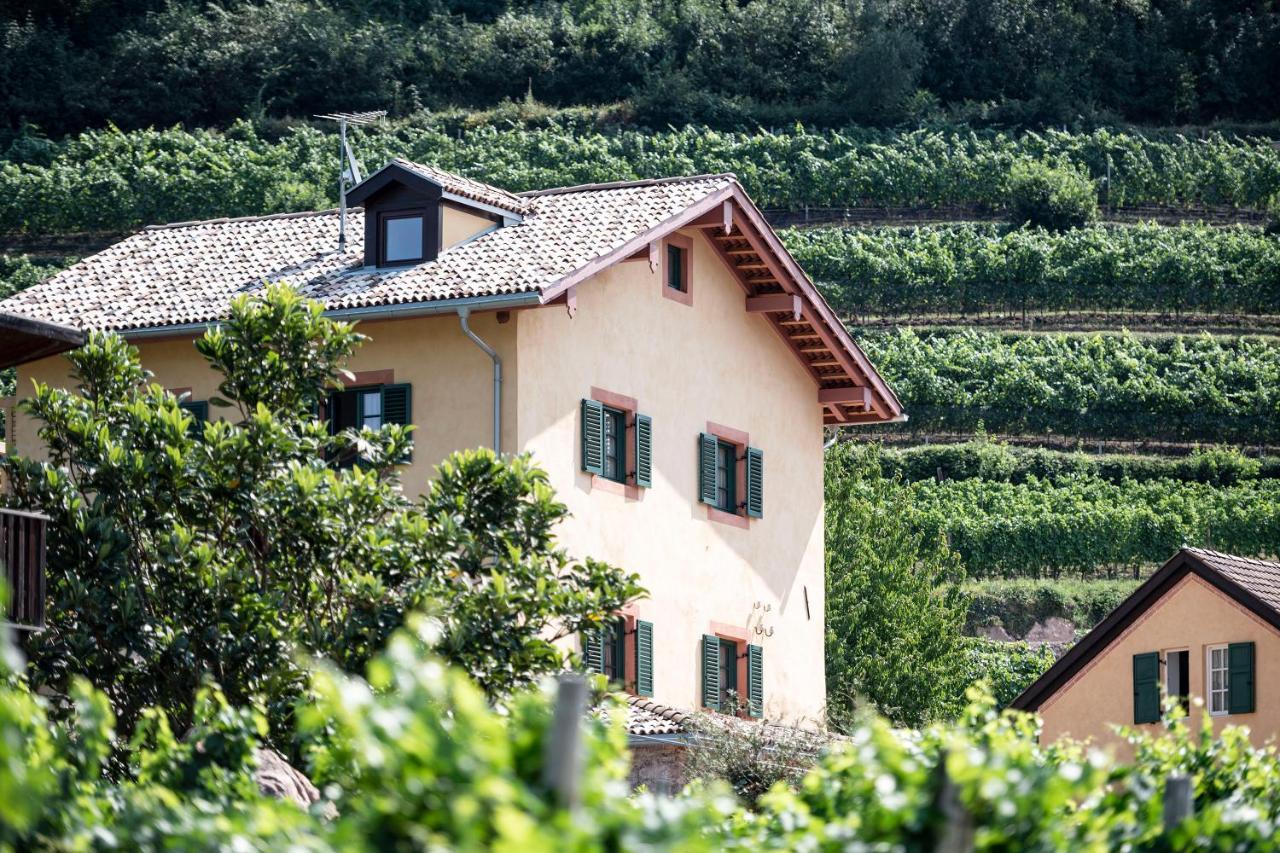 Weingut Kornell - Schafferhaus Cosmas Und Zeder Leilighet Terlano Eksteriør bilde